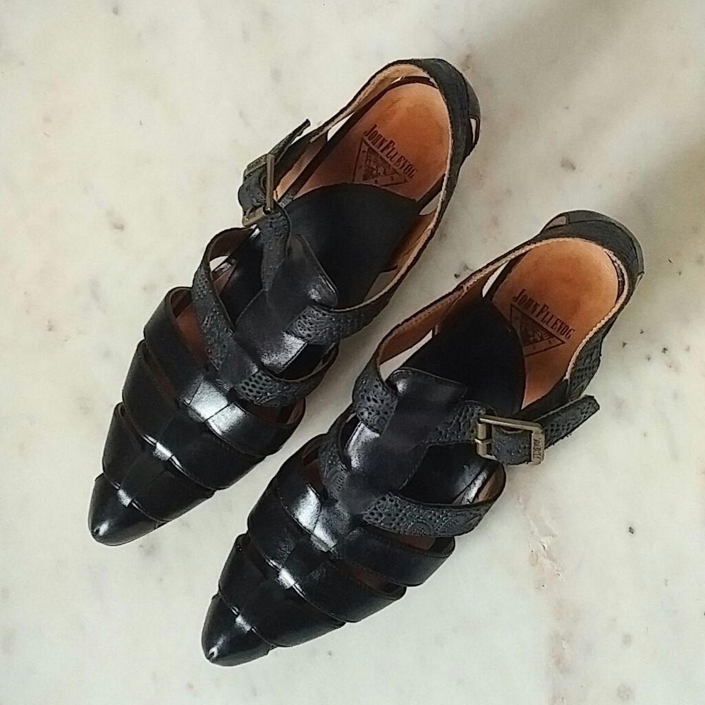 JOHN FLUEVOG - black soft leather open strap shoes